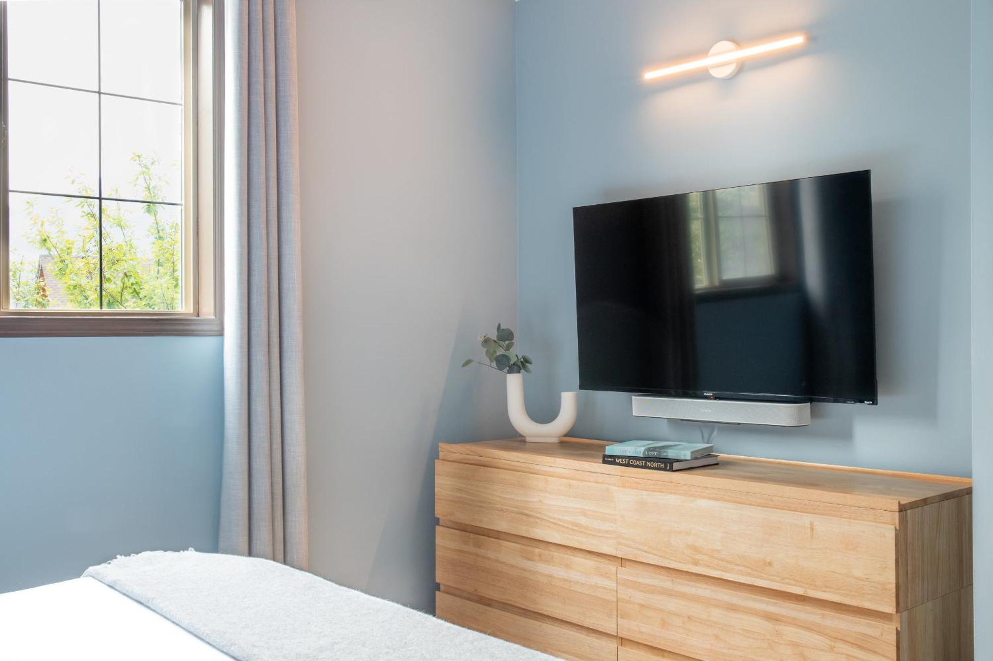 Grassihaus Mountain Getaway Apartment Canmore Bagian luar foto